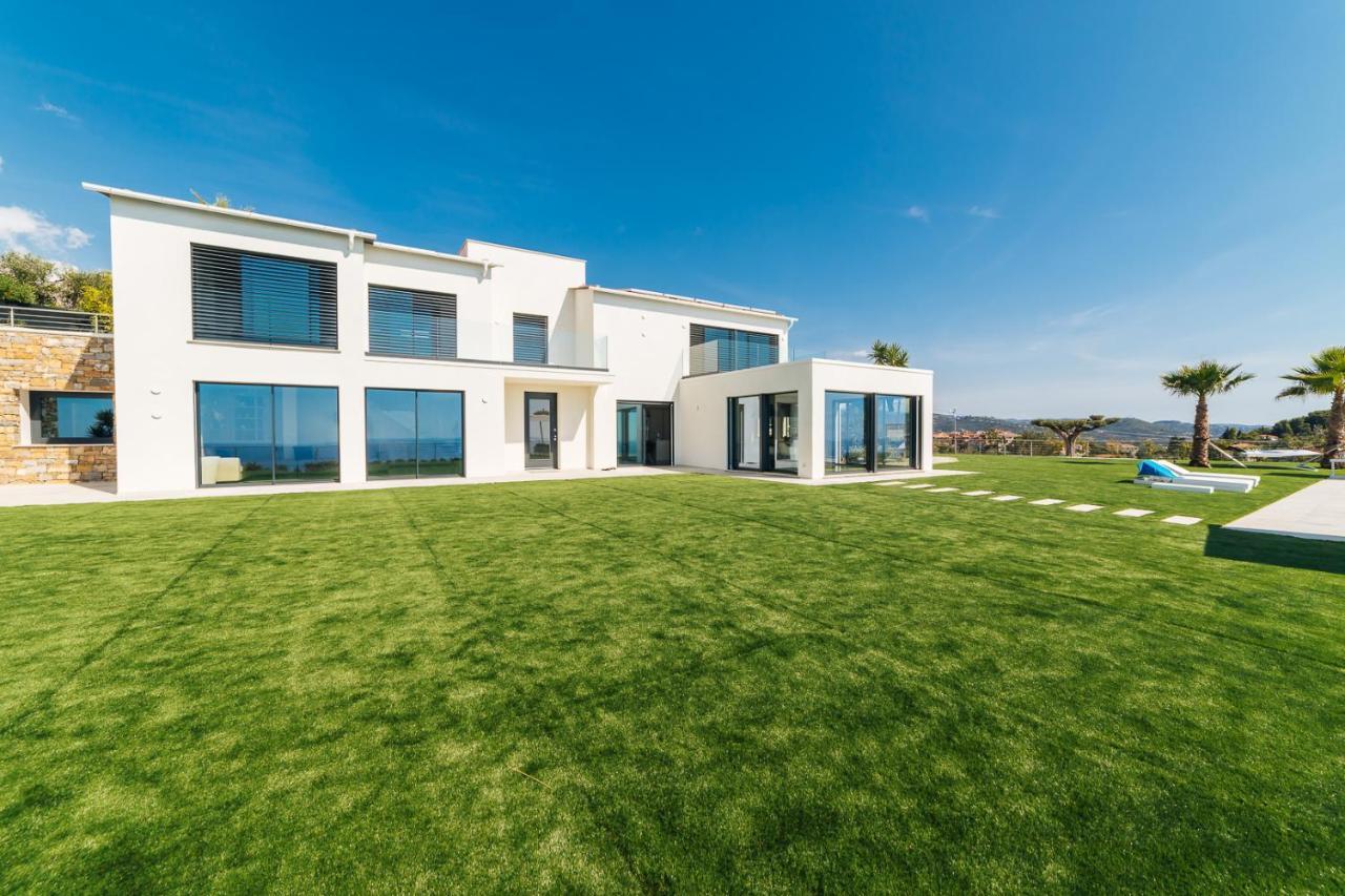 Villa Sabrina Riviera Dei Fiori A Picco Sul Mare Con Piscina Privata ,Wellness & Spa Imperia Exterior foto