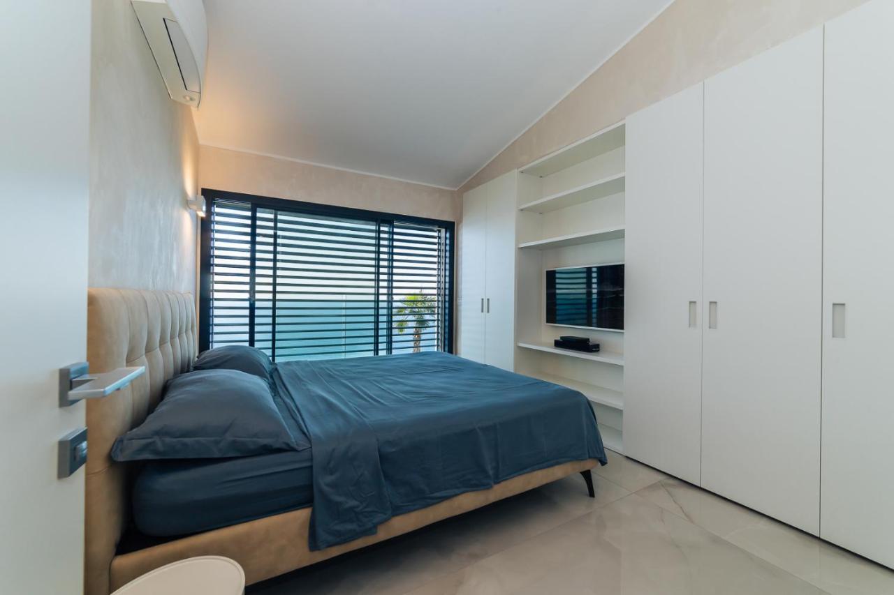 Villa Sabrina Riviera Dei Fiori A Picco Sul Mare Con Piscina Privata ,Wellness & Spa Imperia Exterior foto