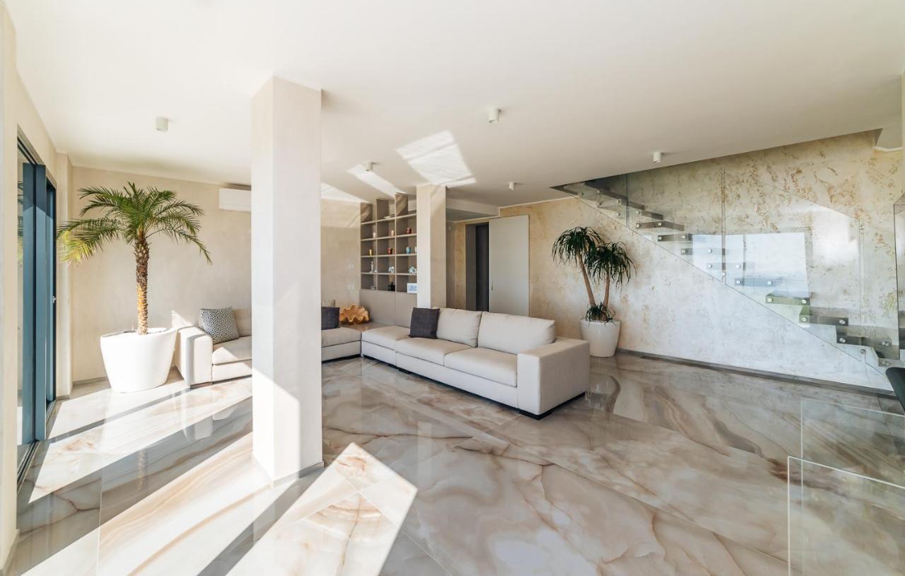 Villa Sabrina Riviera Dei Fiori A Picco Sul Mare Con Piscina Privata ,Wellness & Spa Imperia Exterior foto