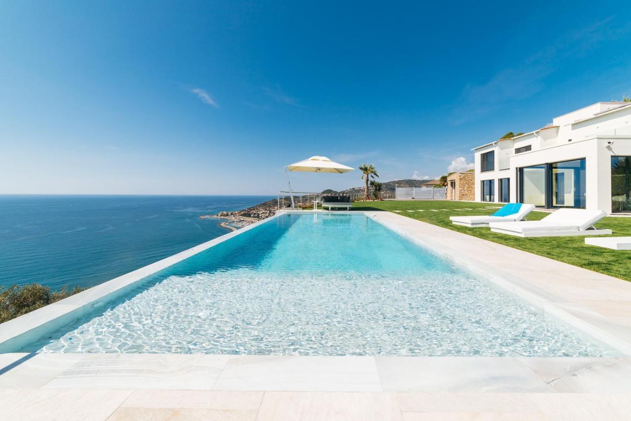 Villa Sabrina Riviera Dei Fiori A Picco Sul Mare Con Piscina Privata ,Wellness & Spa Imperia Exterior foto