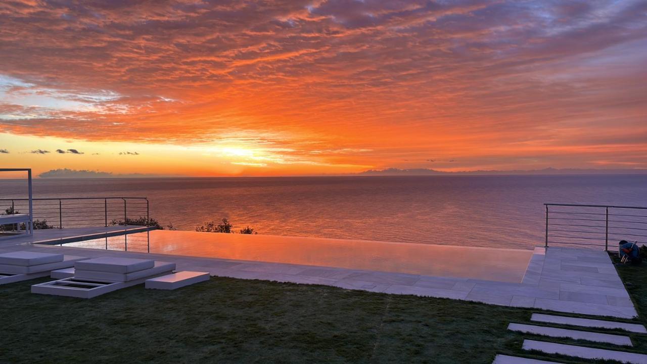 Villa Sabrina Riviera Dei Fiori A Picco Sul Mare Con Piscina Privata ,Wellness & Spa Imperia Exterior foto